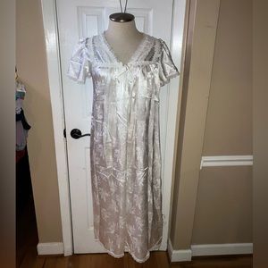 Women’s Vintage Christian Dior Logo Fabric Nightgown Sleepwear Large White Lace